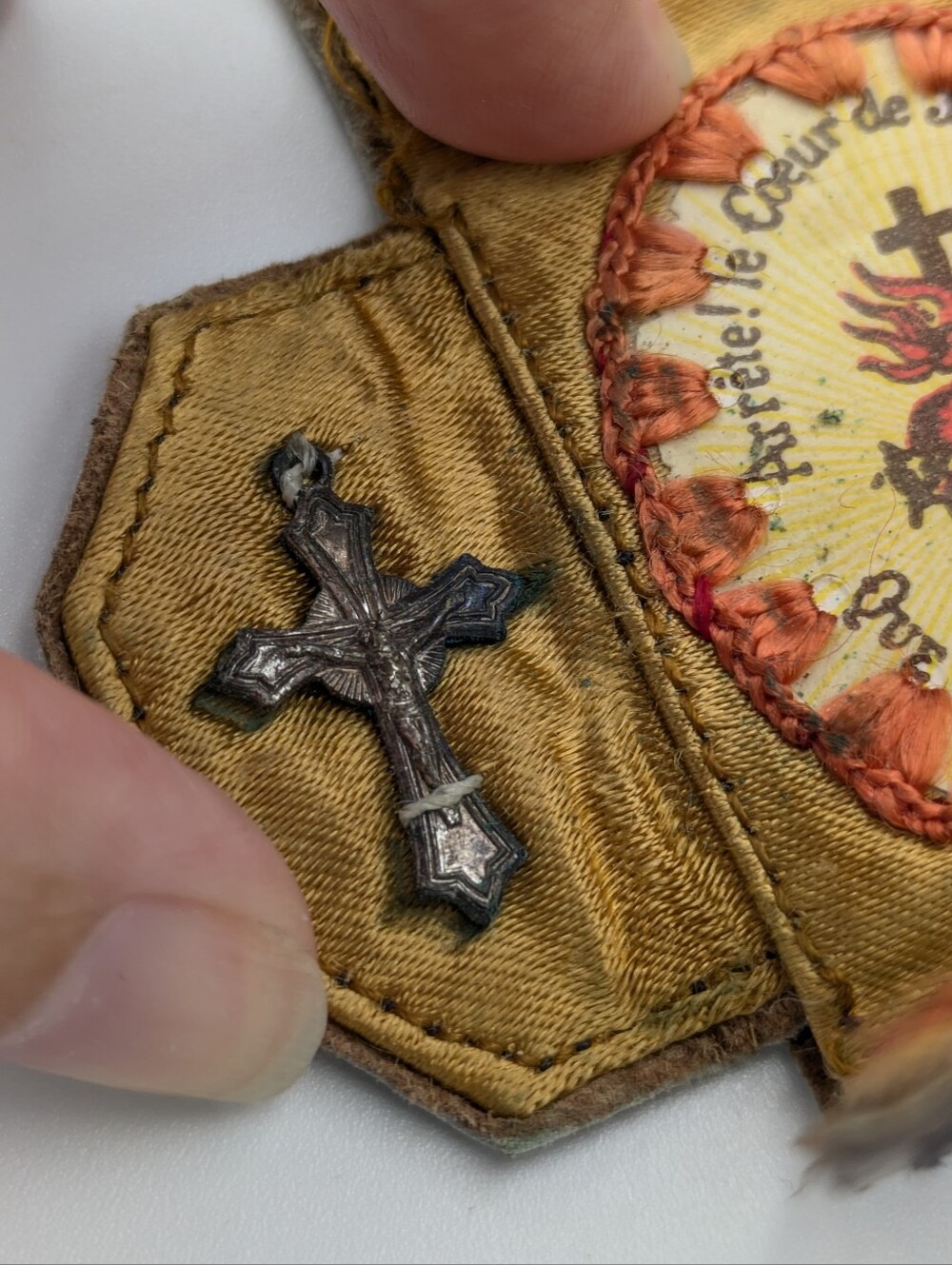 Antique pocket Vestment tiny brown leather Oratory Reliquary book French - Picture 3 of 9